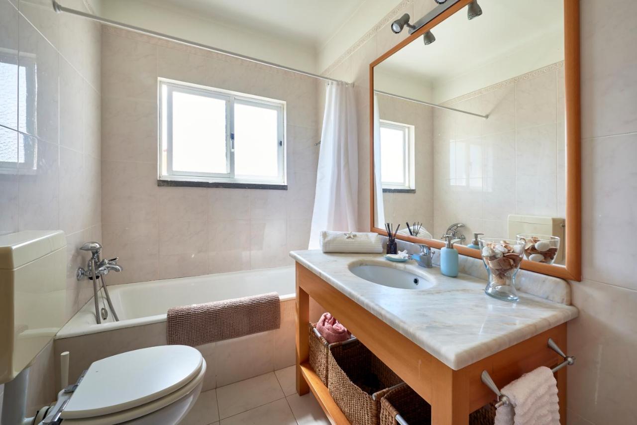 Bright Apartment With Garden In カスカイス エクステリア 写真