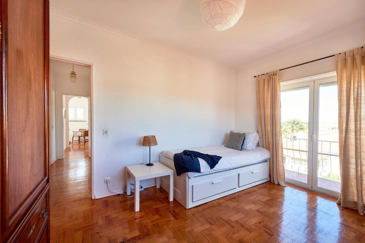 Bright Apartment With Garden In カスカイス エクステリア 写真