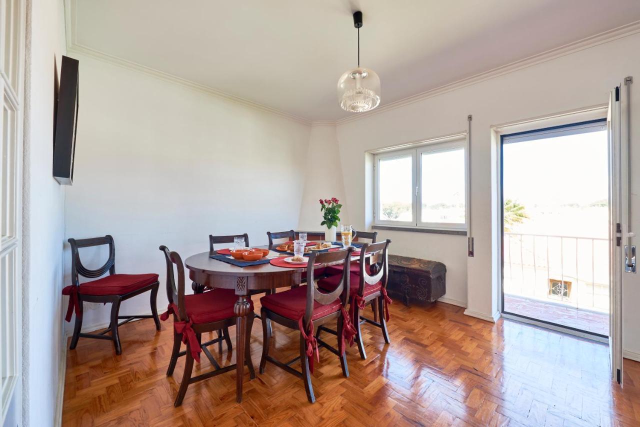 Bright Apartment With Garden In カスカイス エクステリア 写真