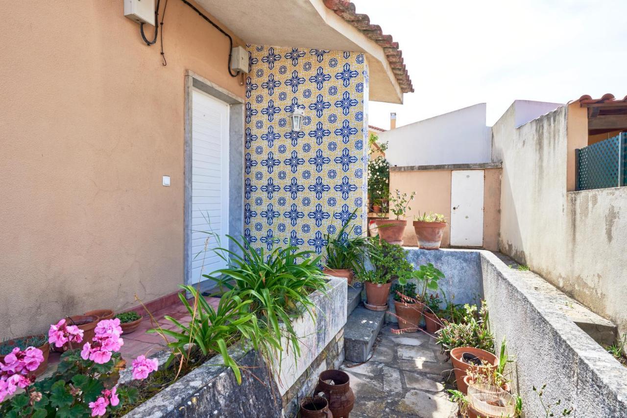 Bright Apartment With Garden In カスカイス エクステリア 写真